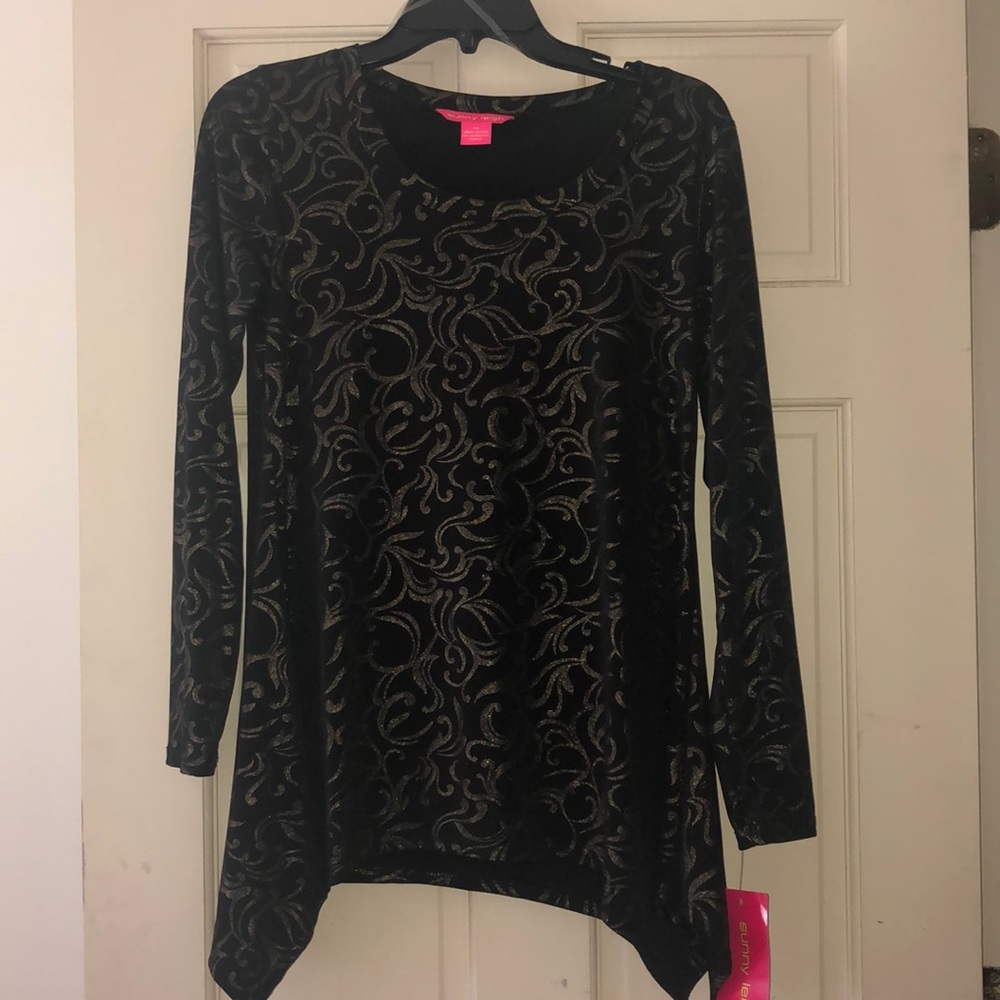 NWT keyswirl black/gold long sleeve blouse